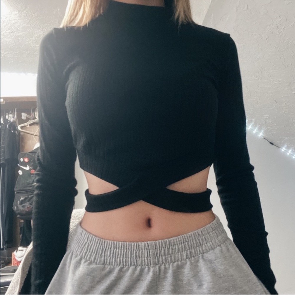SHEIN Ribbed Crisscross Crop Top